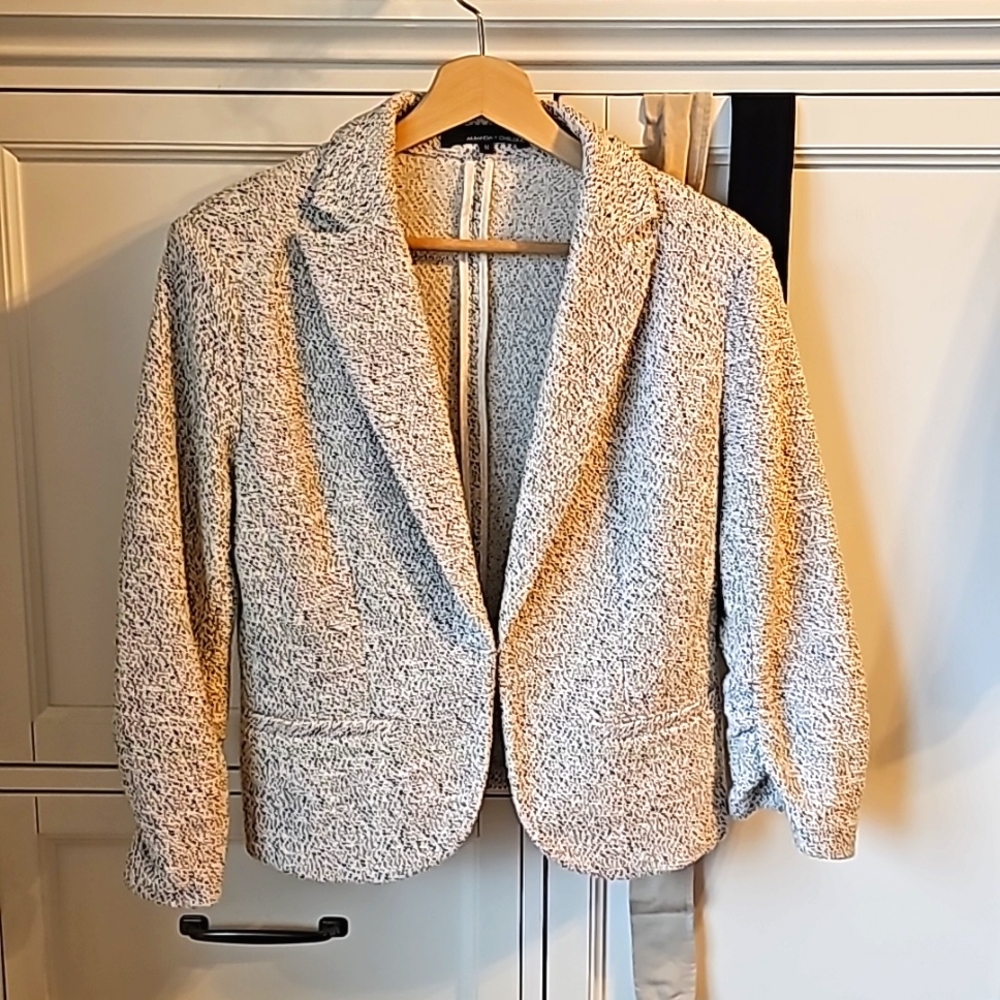 AMANDA & CHELSEA blazer
